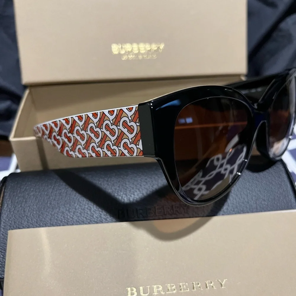 Burberry Sunglasses - Picture 3 of 9